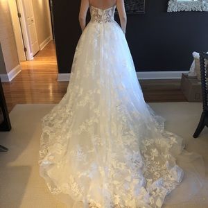 Wedding Dress with matching veil. Brand new with tags